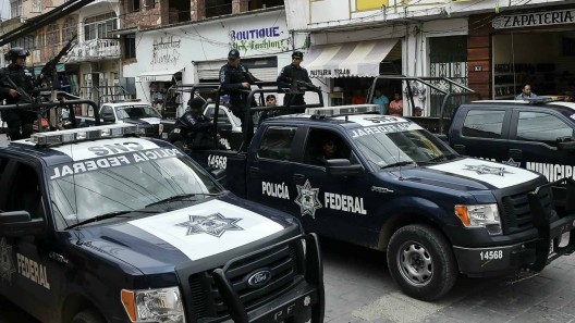 Arrestan a coyotes y migrantes cubanos en México