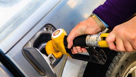 Caen precios de la gasolina en Florida. La tendencia será a la baja