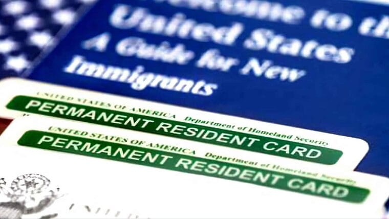 Desde USCIS envían mensaje a inmigrantes latinos con Green Card