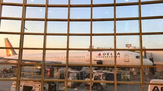 Estos son los aeropuertos de EE.UU donde la familia te puede acompañar “casi hasta el avión”