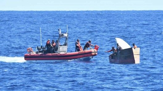 Guardia Costera de los EEUU devuelve nuevo grupo de balseros cubanos