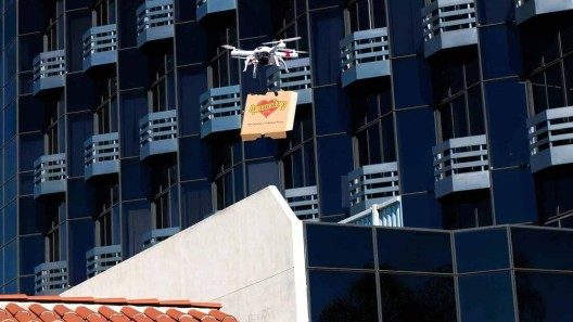 Así se reparte comida con drones en EE.UU y Canadá