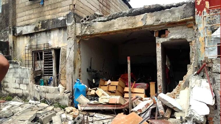 Explosión de balita de gas en vivienda habanera deja dos lesionados (+fotos)