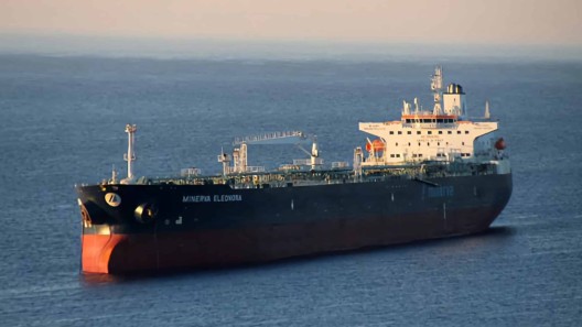 Estados Unidos intercepta petrolero en el Índico tras evadir bloqueo de combustible