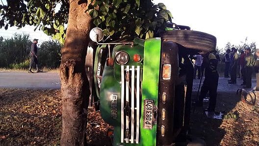 Más de 20 lesionados (dos graves) tras volcarse un camión en la carretera Bayamo – Las Tunas