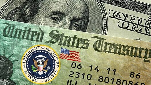 Recibirán cheques de estímulo de hasta $13 500 dólares más de un millón de personas en Estados Unidos