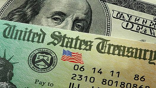 Millones de personas en Estados Unidos reciben cheques de estímulo