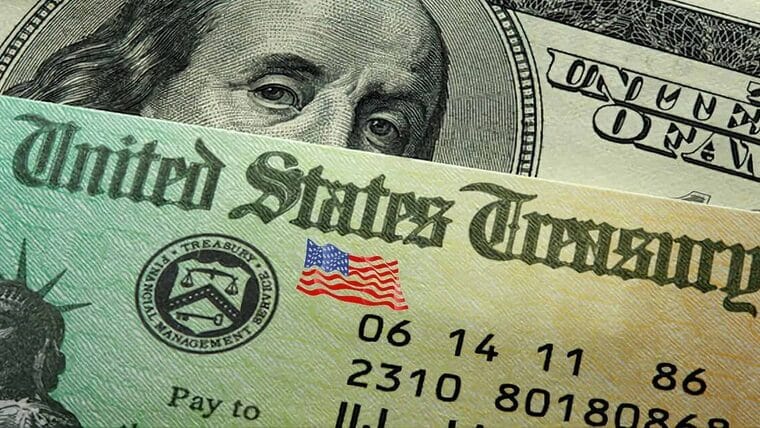 Millones de personas en Estados Unidos reciben cheques de estímulo
