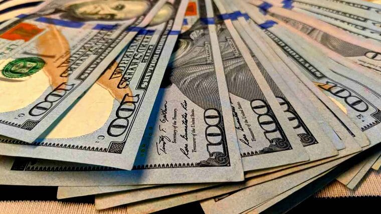 Nuevo récord del euro en el mercado informal cubano. Así está el dólar y la MLC en Cuba hoy