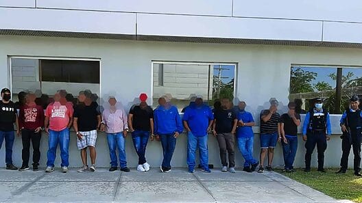 Policía Nacional de Honduras detiene a 45 migrantes cubanos y 11 presuntos traficantes de personas