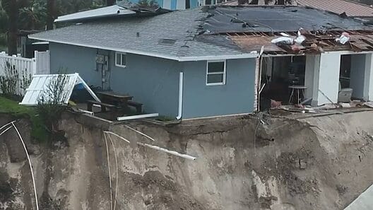 En Florida muchas casas están cayendo al mar, te explicamos por qué