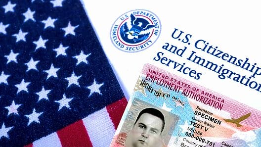 USCIS alerta sobre presentación de varios Formularios I-134A