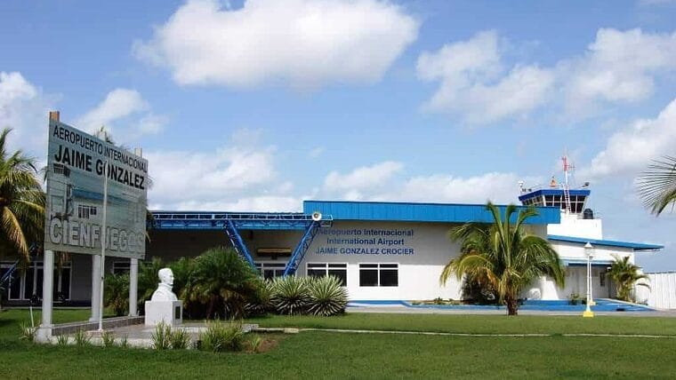 Regresan los vuelos a los aeropuertos cubanos de Manzanillo y Cienfuegos