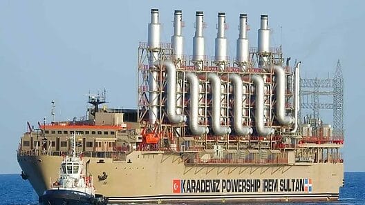 Central eléctrica flotante turca rumbo a Cuba