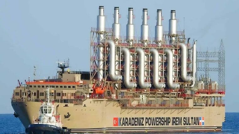 En medio de crisis energética una patana turca se va de Cuba