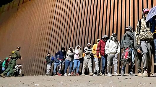 ¿Cuándo comenzarán a deportar cubanos de la frontera de EE.UU en vuelos?