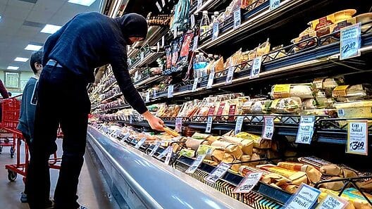 ¿Cómo afectará a los bolsillos de los estadounidenses el aumento de las tasas de interés?