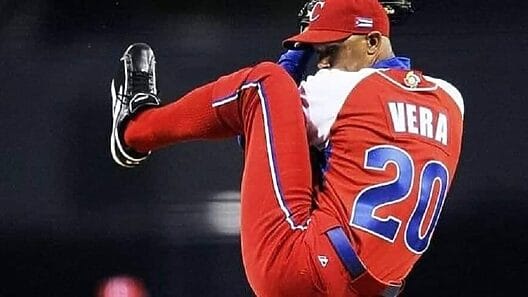 Exlanzador cubano Norge Luis Vera se marcha a Estados Unidos