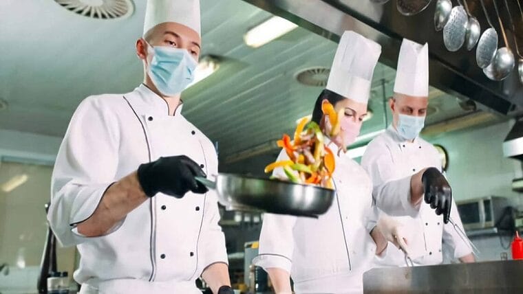 Así de bien ganan los cocineros o chef en Estados Unidos