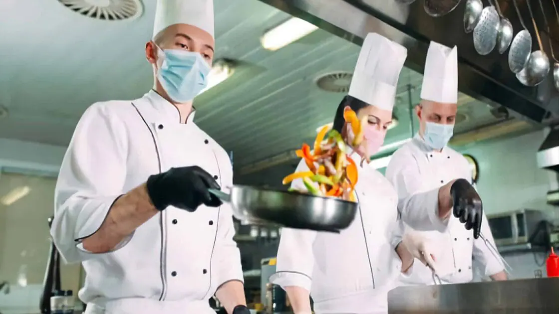Así de bien ganan los cocineros o chef en Estados Unidos