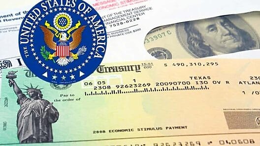 Miles de estadounidenses recibirán hasta $1050 como cheque de estímulo antes de fin de año