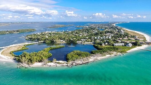 Un total de 30 balseros cubanos logra tocar tierra en Florida