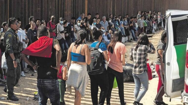 Migrantes cubanos en Tapachula saldrían el lunes en caravana rumbo Estados Unidos
