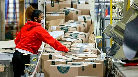Termina el plazo para los envíos de regalos en navidad y te decimos cuáles son tus opciones