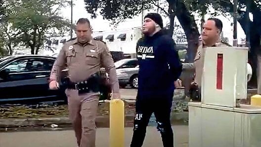 Arrestan a joven cubano que realizó varios disparos desde Lamborghini en el Palmetto de Miami