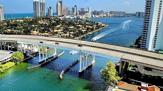 Crece como nunca la población de Florida por ola migratoria