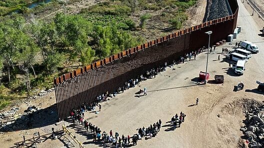 Deportan a más de 90 cubanos desde México, algunos habían cruzado la frontera con Estados Unidos