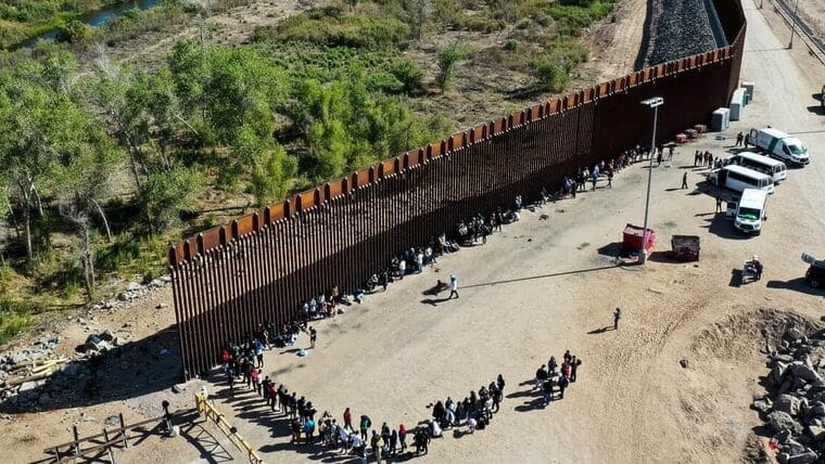 Deportan a más de 90 cubanos desde México, algunos habían cruzado la frontera con Estados Unidos