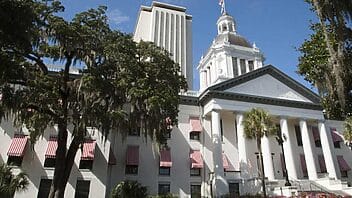 Florida podría aprobar una ley que hará más fácil portar armas