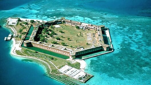 Cierran parques de los cayos de Florida por arribo de casi 300 balseros, en su mayoría cubanos