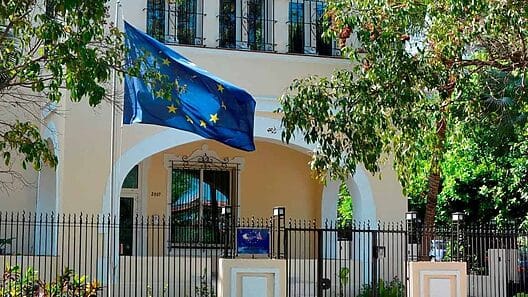 Unión Europea en Cuba desmiente que cobre 250 dólares por un puesto de trabajo