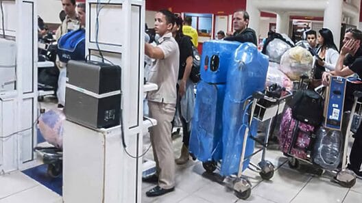 Marrero amenaza con eliminar entrada libre de medicamentos, aseo y alimentos a Cuba