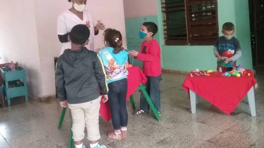 Más de 40 mil madres en Cuba aguardan por el círculo infantil para sus hijos