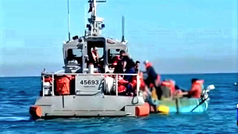 Crucero norteamericano rescata a balseros cubanos en altamar: otro bote con 22 personas sigue perdido
