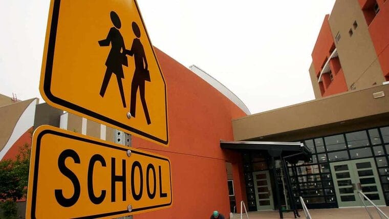 ¿Cuánto gana un profesor de español en Miami?