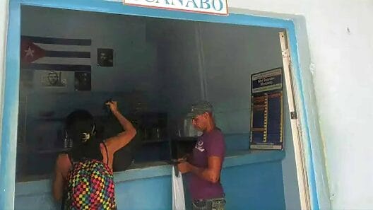 Pasta de ajo y colorante, las penosas ofertas del comercio local en Cuba