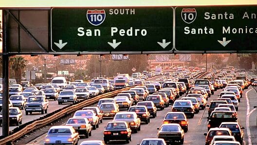 Si llego con “parole” a EE.UU: ¿tengo derecho a la licencia de conducir?