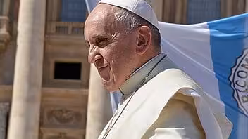 Papa Francisco: “ser homosexual no es un delito”