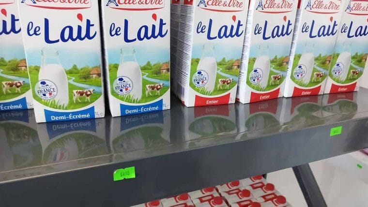 Negocio privado en Cuba vende leche a 500 pesos