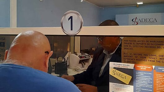 CADECA limita cantidad de efectivo a depositar en tarjetas