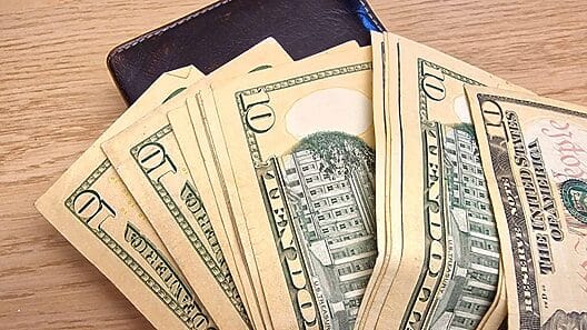 Aumenta el precio del dólar y del euro y se hunde la MLC. Estas son las tasas de cambio hoy en Cuba