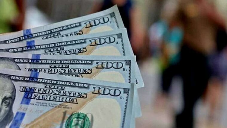 Sube más el precio del dólar en mercado informal