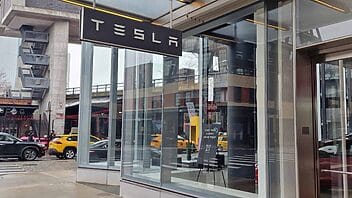 Amplía Tesla su inversión en una nueva gigafábrica