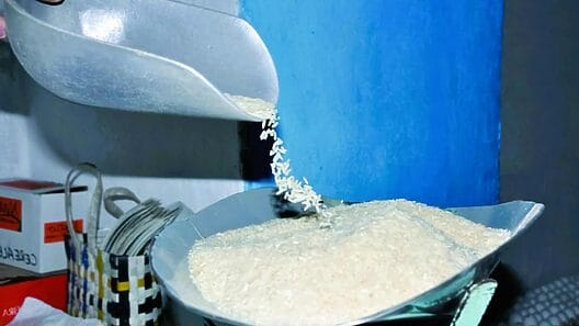 Arroz y azúcar: los únicos productos de agosto que se venderán por la libreta este lunes
