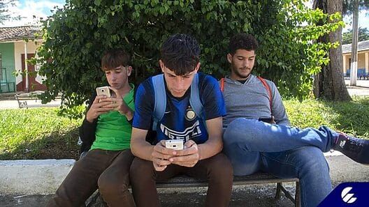 Etecsa asegura que sus ingresos han disminuido y responde por conexión a Internet