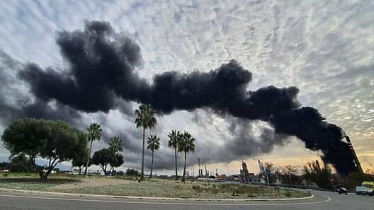 Planta de conversión de residuos en energía sufre gran incendio en Doral